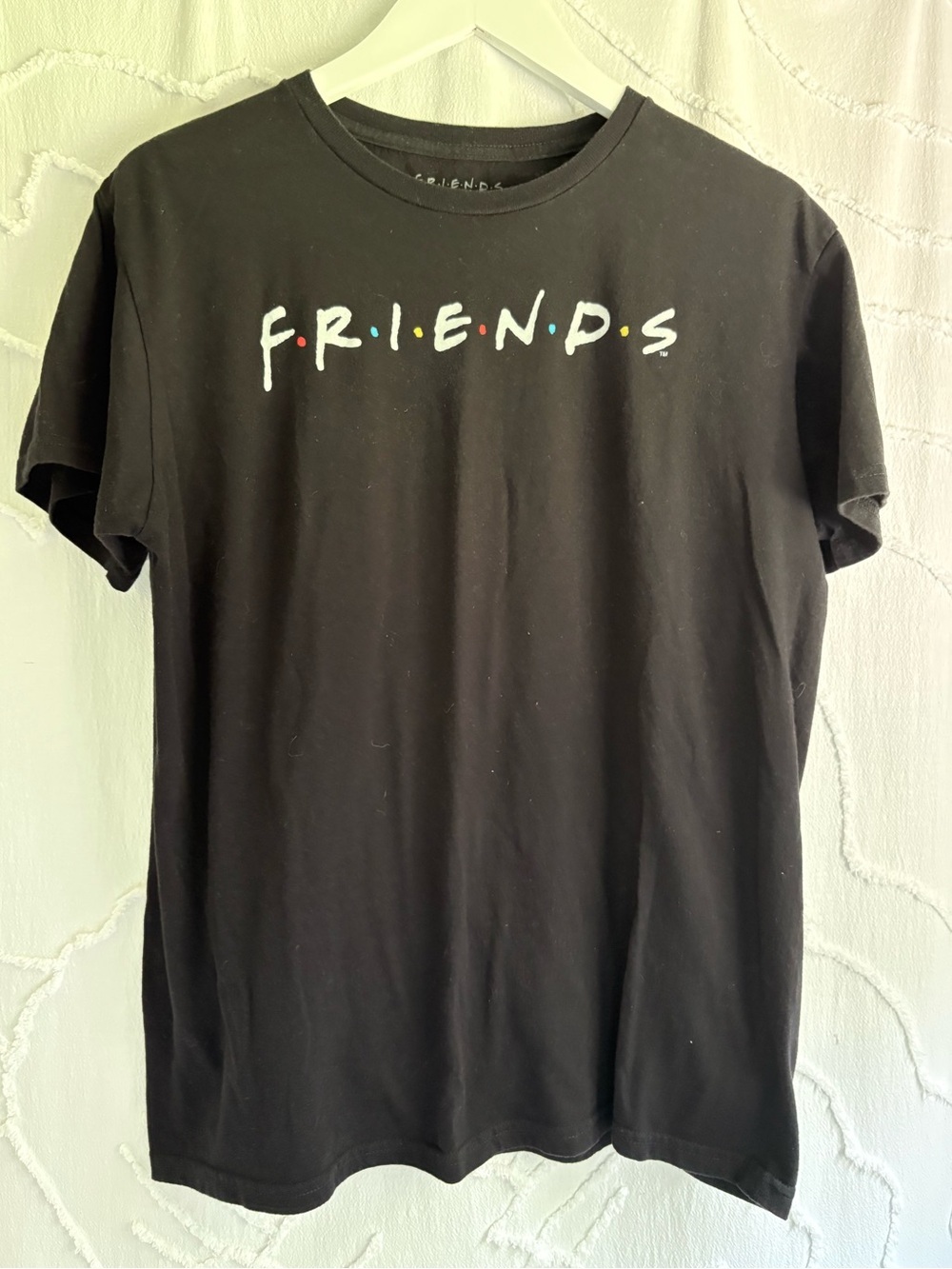 Friends TV Show Logo Graphic Tee Black Cotton T-Shirt Large 90s Sitcom Shirt